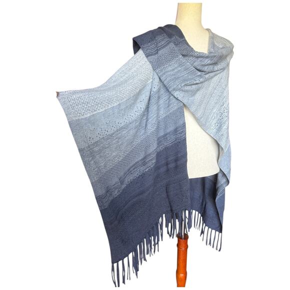 White House Black Market Blue Grey Knit Wrap Shawl Fringe Wrap Scarf M/L NWOT - Picture 5 of 9